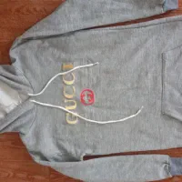 تعدادی لباس|لباس|جهرم, |دیوار