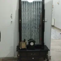 میز و ایینه قدی کشو دار پایه دار چوبی