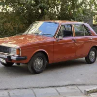 پیکان اخرایی رنگ