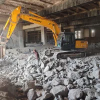 اجاره بیل مکانیکی زنجیری.پیکور زنی.کامیون بنز|خودرو سنگین|زنجان, |دیوار