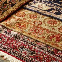 منشی جهت پاسخ گویی تلفن