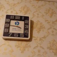 ساعت دیواری دو عدد هر کدام ۱۰۰تومن