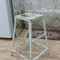 چهار پایه آهنی