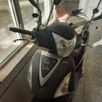 لاکی ۱۸۰|موتورسیکلت|بروجرد, |دیوار