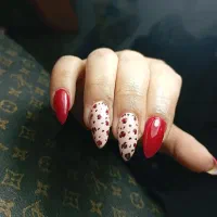 تخفیف ویژه یلدایی کاشت ناخن|خدمات آرایشگری و زیبایی|بروجرد, |دیوار