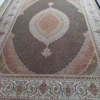 ۳ تا فرش ۱۲ متری و یک کناره ۴ متری نگین مشهد