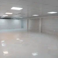 مغازه ۱۲۰متری با ۲۰۰متر حیاط میدان فراهان
