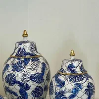 لباس وظروف انتیک