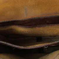 کیف چرم|کیف، کفش، کمربند|اصفهان, باغ دریاچه|دیوار