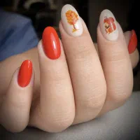 خدمات تخصصی ناخن (کاشت و ترمیم و آموزش )