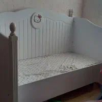 تخت آپادانا|تخت و صندلی بچه|رشت, حمیدیان|دیوار