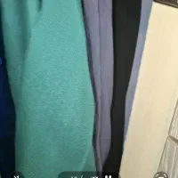 مقداری لباس نو بفروش میرسد