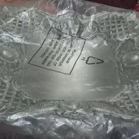 یک عدد ظرف میوه خوری پایه دار