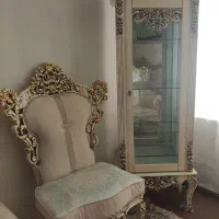 مبلمان ۹ نفره سلطنتی به همراه دو عدد ویترین بزرگ|مبلمان خانگی و میز عسلی|اصفهان, بهارستان|دیوار