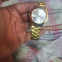 ساعت نونو هنوز پوشیده نشده|ساعت|بم, |دیوار