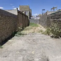 ۱۲۲متر زمین سند دار