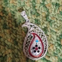 دو عدد مدال نقره با یک جفت گوشواره