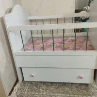 تخت گهواره ای مناسب سیسمونی