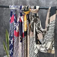 شال و روسری و انواع لباس مناسب فصل