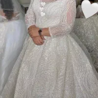 فروش یا کرایه لباس عروس همراه با تاج و تور و شنل