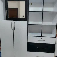 کتابخانه و کمد لباس