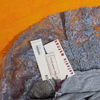 بلوز|لباس|رشت, گلزاران|دیوار