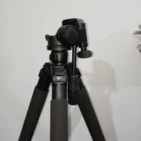 سه پایه دوربین حرفه ای