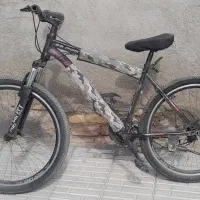 دوچرخه بسیار تمیز در حده نو فروشی بافت