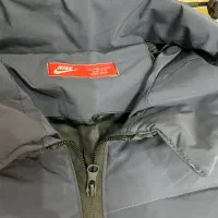 تعدادی کاپشن و بامبر جکت و سویشرت کاملا نو