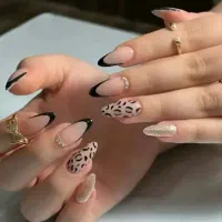 کاشت ناخن و مانیکور