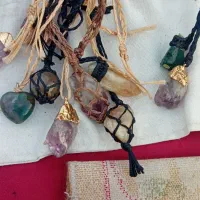 گردنبندهای سنگ