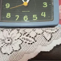 ساعت رومیزی دوتا وساعت مچی هم دوتا