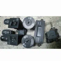 چراغ پژو و موتور و تویوتا کمری و پخش وقیچی اسپیکر|قطعات یدکی و لوازم جانبی|سنندج, |دیوار