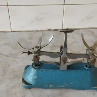 ترازوعتیقه|کلکسیون اشیاء عتیقه|یزد, |دیوار