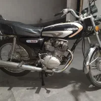 موتورسیکلت هوندا.  ۱۲۵ پلاک ملی