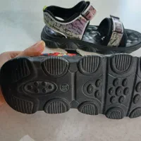 کفش تابستانی|کیف، کفش، کمربند|اصفهان, باغ فدک|دیوار