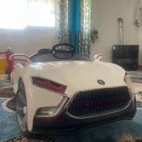 ماشین شارژی سفید تمیز