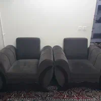 مبل چهار نفر با اسفنجی سفت وتمیز