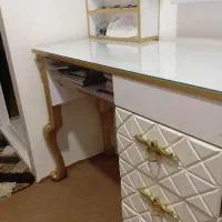 میز در حد نو