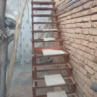 یک عدد راه پله بفروش می‌رسد قیمت ۹۰۰۰۰۰۰۰ میلیون