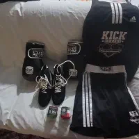 ست کامل لباس بوکس  همراه با کفش .دستکش و کش