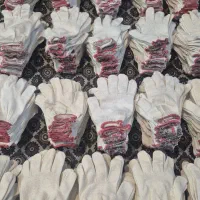 دستکش کار و لباس کار به همراه ملزومات کار