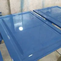 نقاش کابینت و کارگر ساده