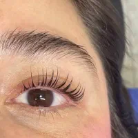 آموزش کاشت مژه