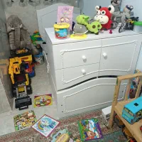 تخت و کمد بچه