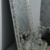آیینه و شمعدان بزرگ