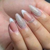 ۳۰٪تخفیف کاشت ناخن،نانوکراتین،موخوره گیری،هنرجو