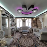 72 متر خوش نقشه، غرق نور، بازسازی شده