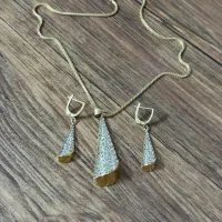 نیم ست توری پلاک و زنجیر و گوشواره