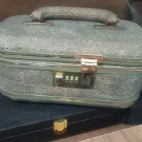 کیف آرایش چمدونی